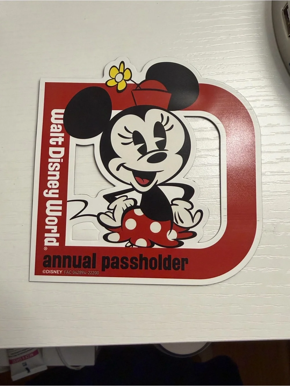 Walt Disney World Minnie Mouse Red Annual Passholder Magnet
